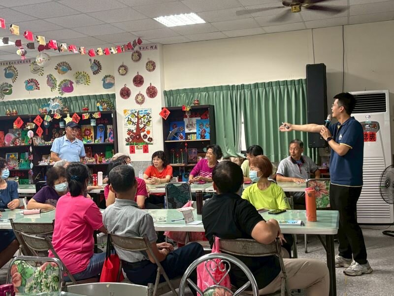 嘉義縣竹崎鄉AI生活課程教學花絮。(圖片來源/爺奶師令部)